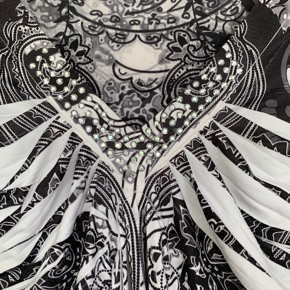 One World Sublimation V-Neck Top -size Medium - Picture 3 of 5